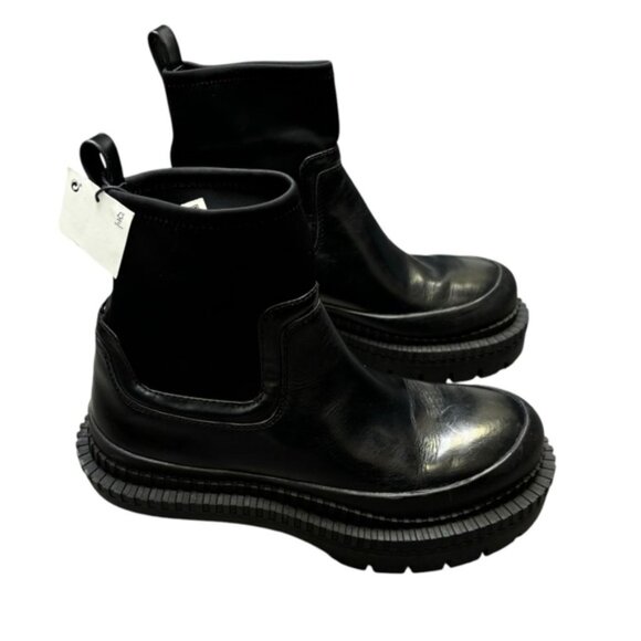 NWT* ZARA Black Leather Traktor Leather Ankle Boots Size 39 Women's 1134/810 - Picture 2 of 6